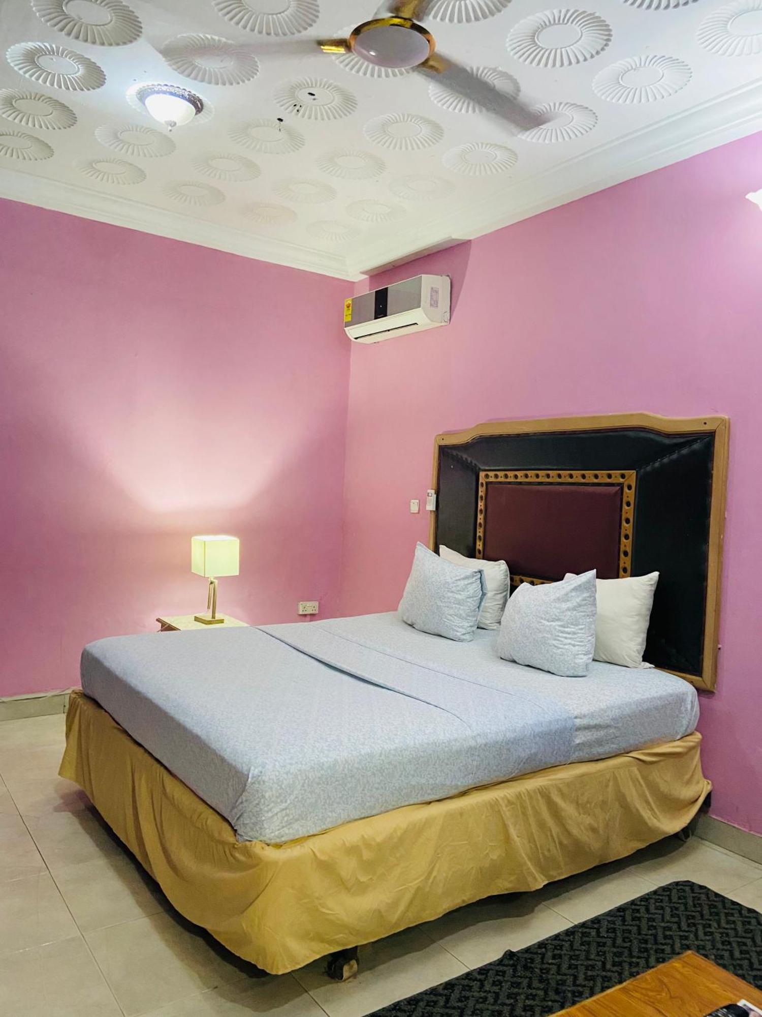 Heavens Gate Hotel Accra Kültér fotó